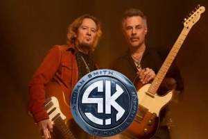 ADRIAN SMITH und RICHIE KOTZEN tun sich wieder für ihr zweites Album zusammen und teilen erste Single «White Noise»